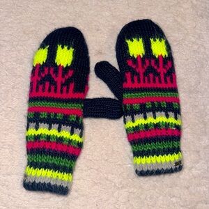 NEW UO Navy and Neon Yellow Pink Glove Tulip Patterned Knit Mittens